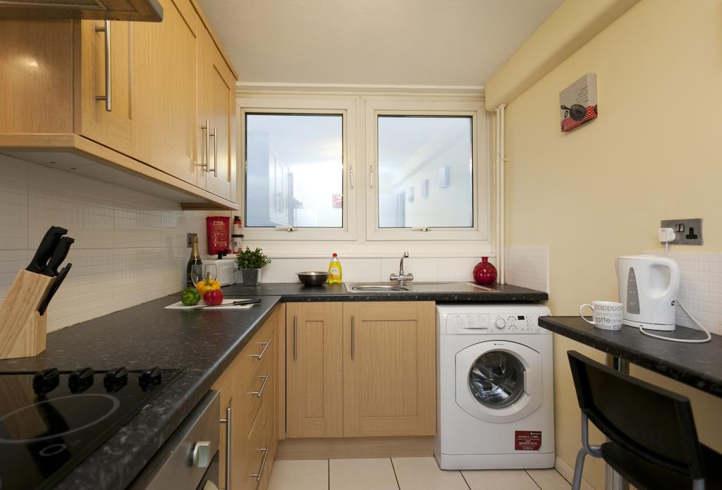 Victoria Centre Apartments In The Victoria Centre Shopping Centre - Nottingham City Centre - 24 Hour Access - Most Central Location, Kitchen - Sunday Check-Out 1Pm - Opposite Hilton By Restaurants & Shops - Outdoor Parking Cars Or Vans Five Pounds A Bagian luar foto