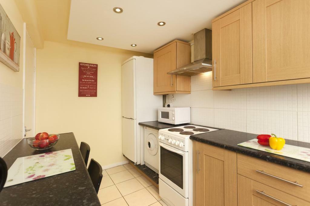 Victoria Centre Apartments In The Victoria Centre Shopping Centre - Nottingham City Centre - 24 Hour Access - Most Central Location, Kitchen - Sunday Check-Out 1Pm - Opposite Hilton By Restaurants & Shops - Outdoor Parking Cars Or Vans Five Pounds A Bagian luar foto